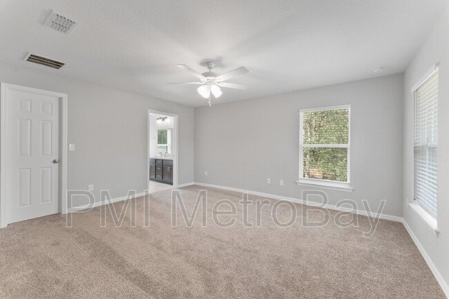 Building Photo - 9461 N Sandree Dr