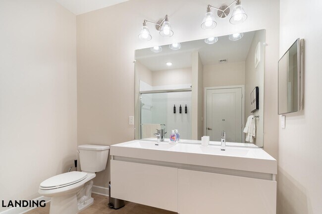 Building Photo - 100 Lexington St