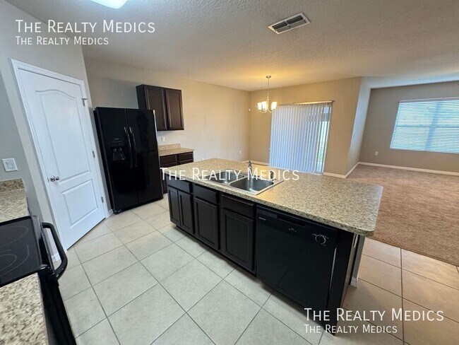 Building Photo - 1665 Laurel Oaks Dr