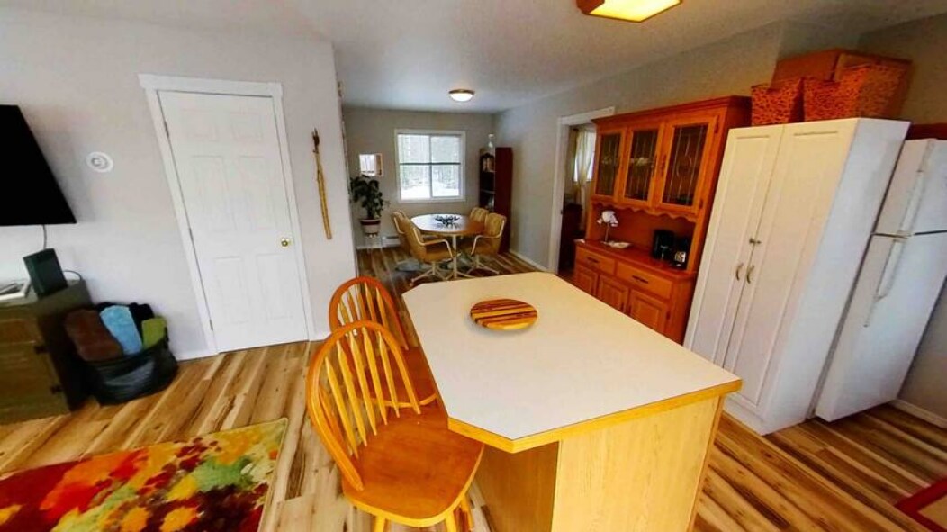 Building Photo - 6140 W Robin Hood Ln