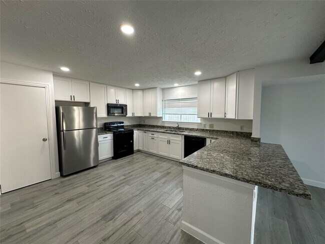 Building Photo - 101 Cavalry Cir