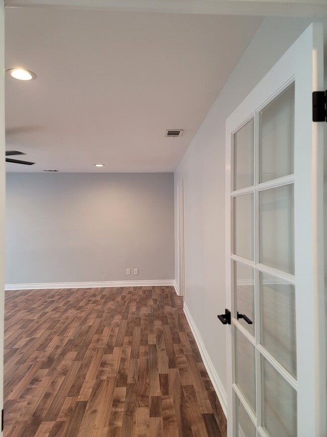 FAMILY ROOM - 2604 Graham Ave