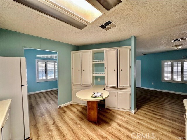 Building Photo - 2230 Lake Park Dr