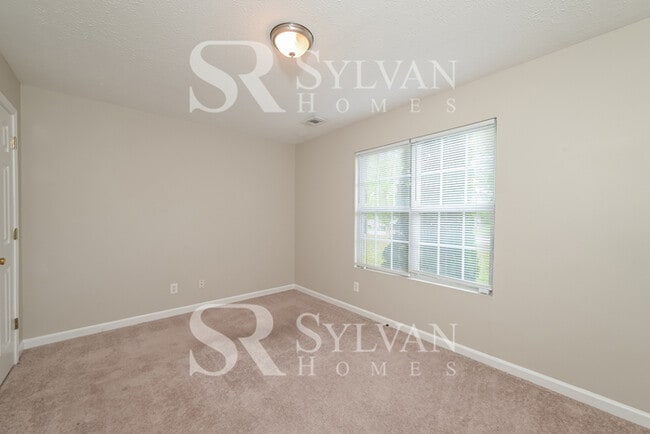 Building Photo - 2090 Oak Terrace Dr SE