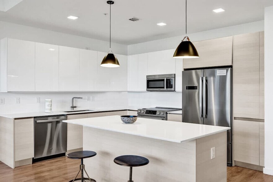 Building Photo - 1220 17th St