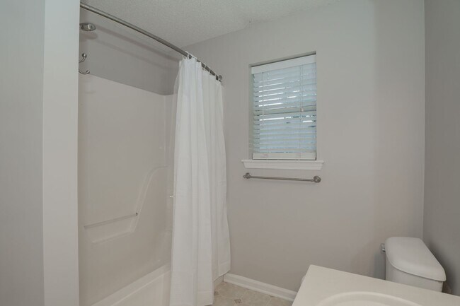 Building Photo - Updated 3 Bedroom Home in Cabot