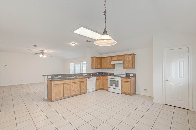 Building Photo - 5815 Plantation Crest Dr