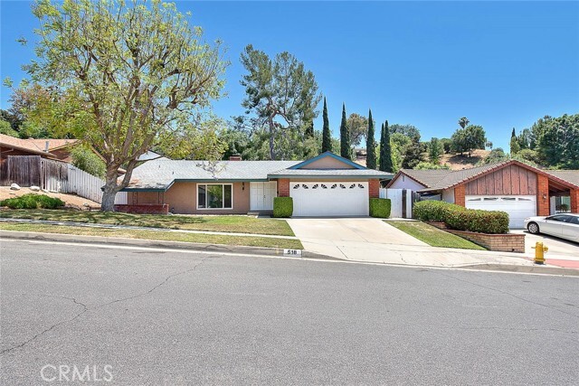 Primary Photo - 518 N Platina Dr