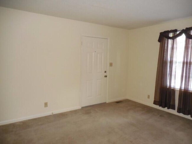 Building Photo - Conroy Avenue-311