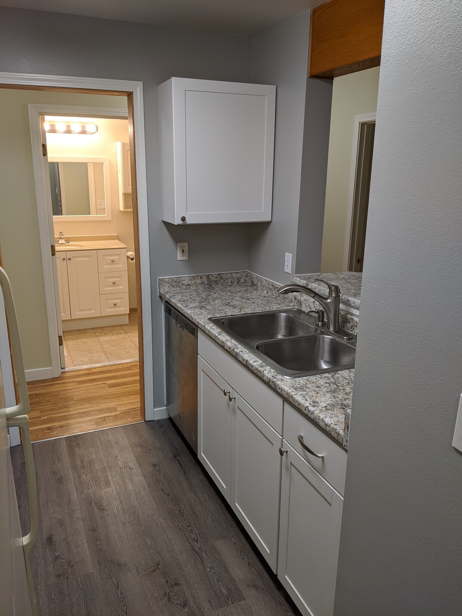 Building Photo - 10270 Jamestown Dr