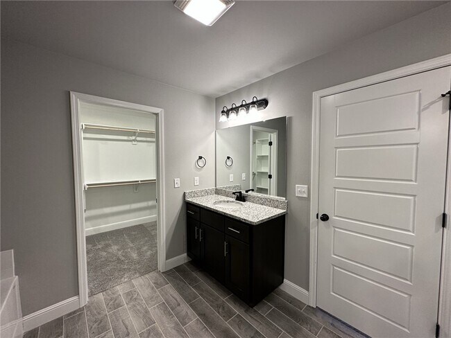 Building Photo - 2040 Tallgrass Ter