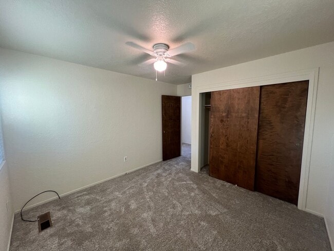 Building Photo - Single story home located in Lakewood Elementary School District!
