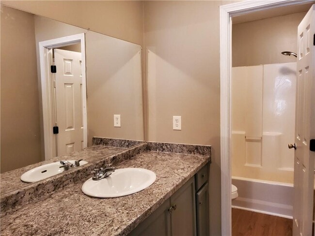 Building Photo - 2622 Country Trace SE