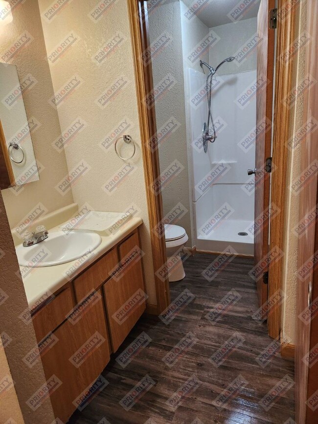 Building Photo - Townhome for Rent