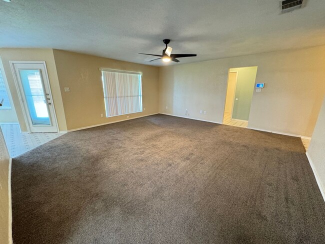 Building Photo - 5104 Bridle Dr