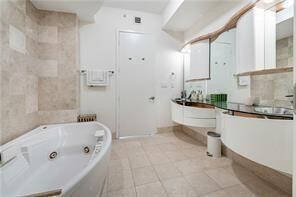 Building Photo - 18101 Collins Ave