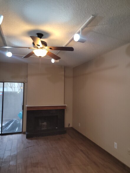 Building Photo - 10051 Westpark Dr