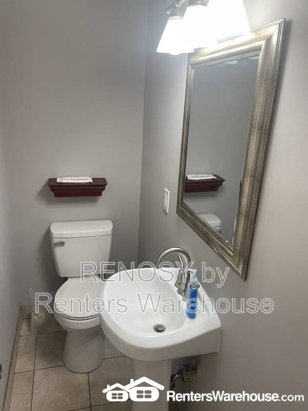 Building Photo - 34 N Spring St