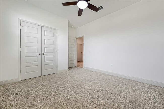 Building Photo - 18033 Bassano Ave