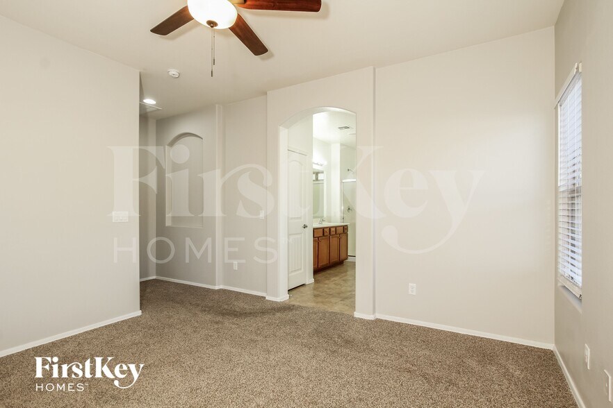 Building Photo - 18048 W Post Dr