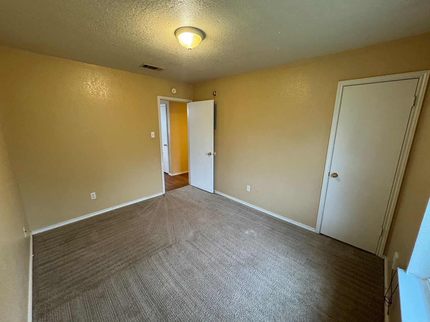 Building Photo - 1603 Cedarhill Dr