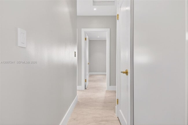 Building Photo - 1250 NE 133rd St