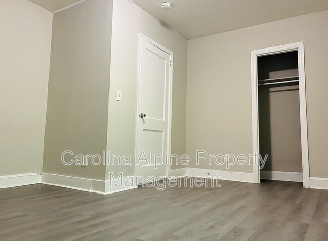 Building Photo - 2716 Mayfair Ave