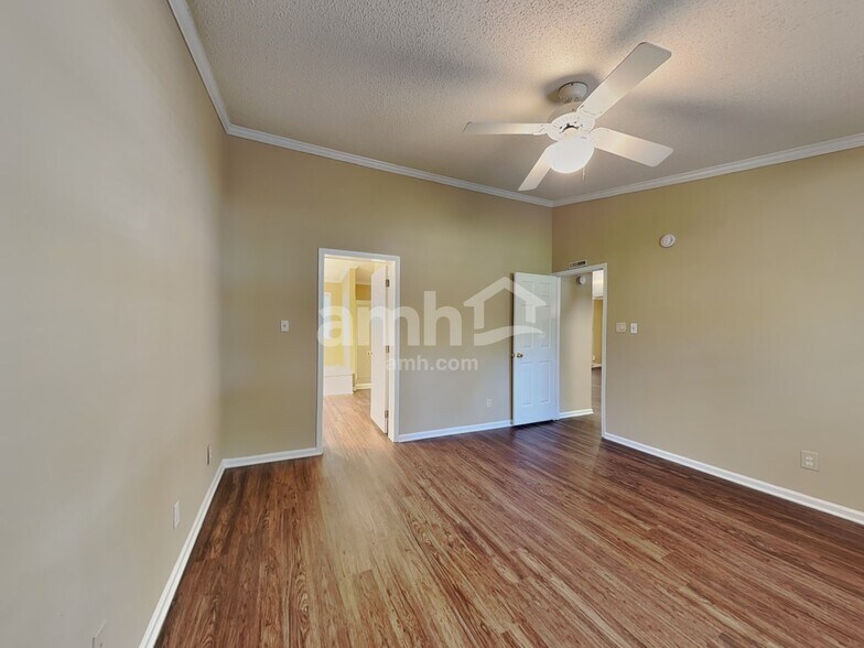 Building Photo - 1103 Lexington Pointe Ln