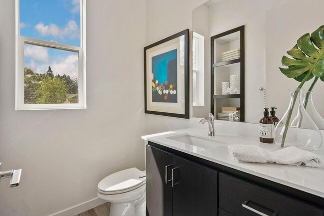 Building Photo - Newer Construction - Multi-Level Home with...