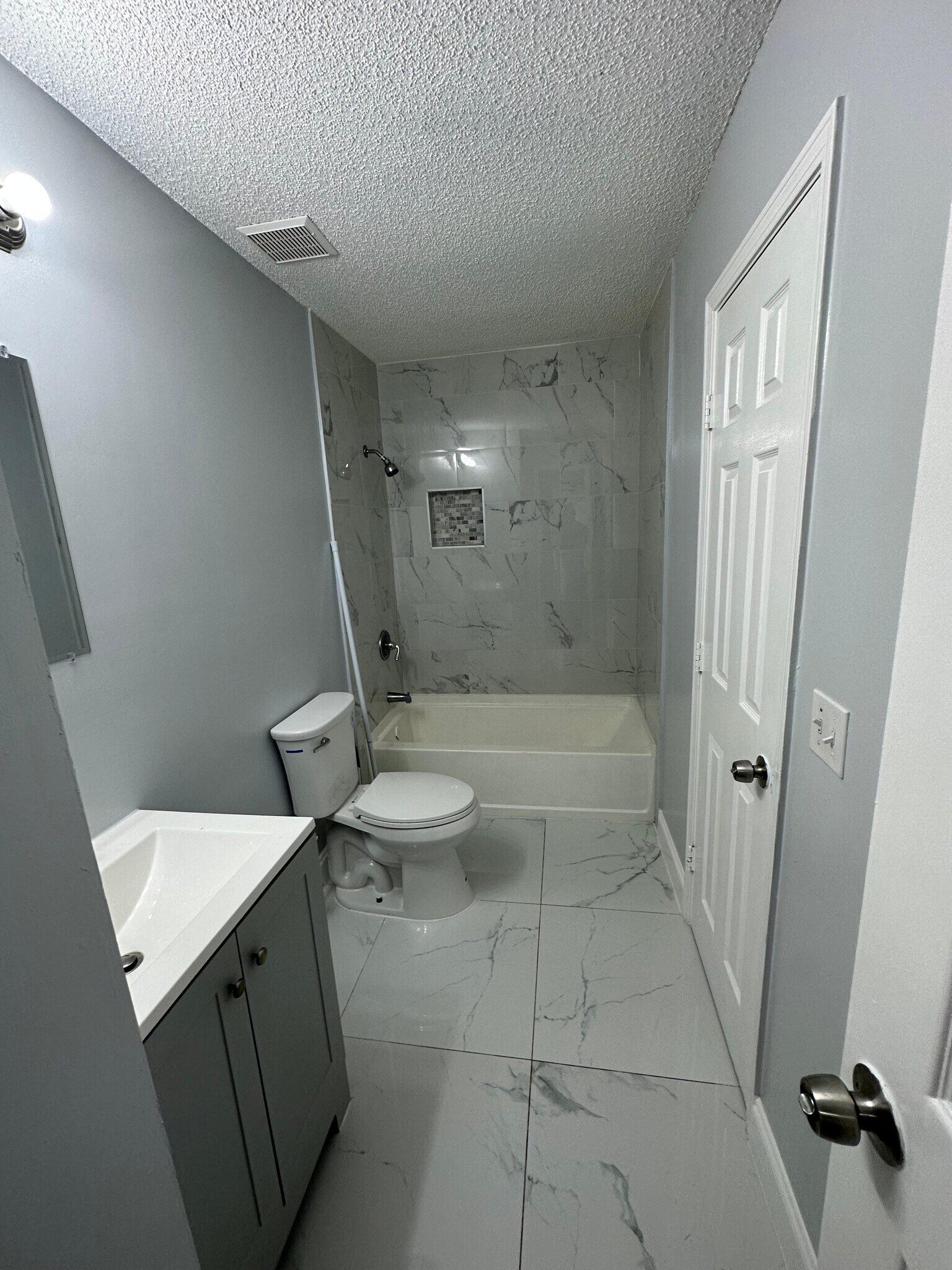 Building Photo - 10973 Traci Lynn Dr