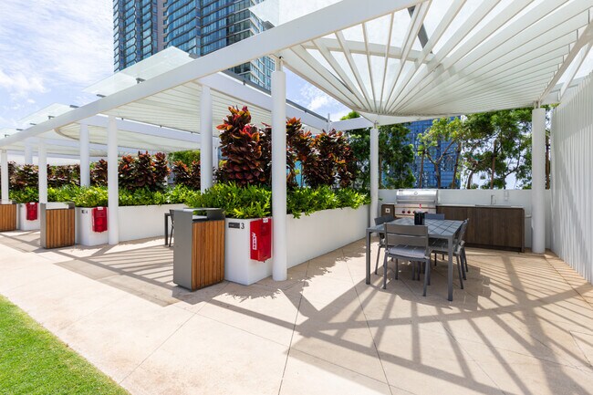 Building Photo - 1000 Auahi St