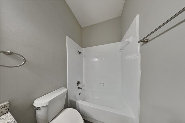 Building Photo - 4911 Lake Daniel Ct