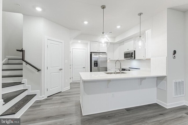 Building Photo - 21815 Express Ter