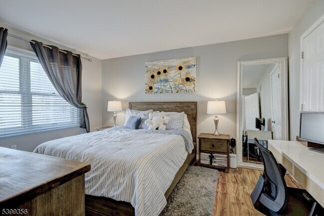 Building Photo - 17 Heritage Dr