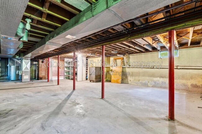 Building Photo - 851 Ward Ln