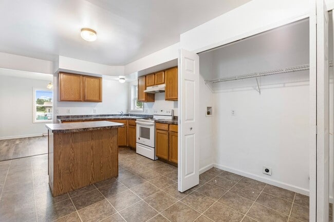 Building Photo - Elkton 2 story - Coming Soon