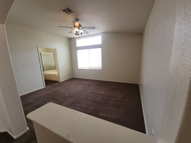 Building Photo - Two story in well established Las Vegas neighborhood