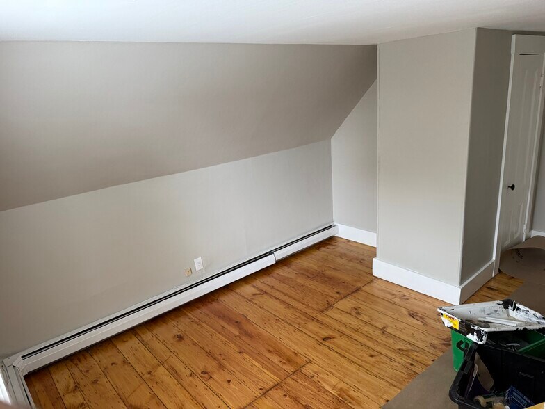 Master Bedroom - 4 E Watson St
