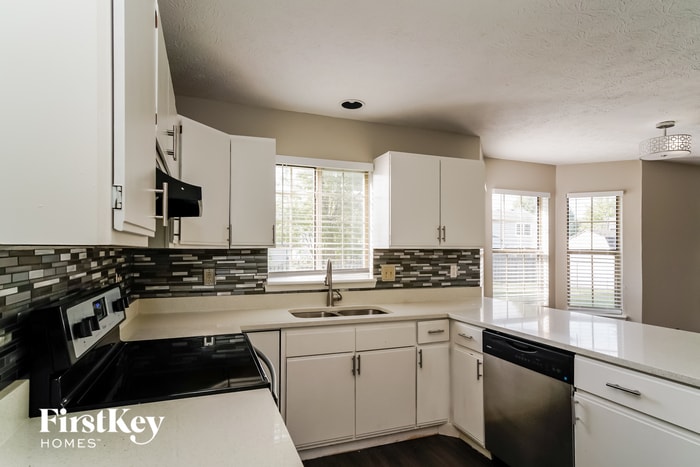 Building Photo - 10145 Park Valley Dr