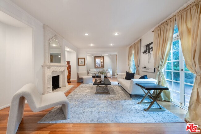 Building Photo - 1148 Coldwater Canyon Dr