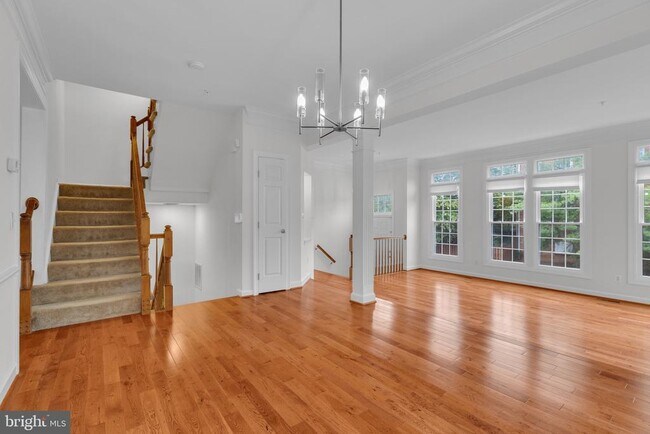 Building Photo - 1814 Fallbrook Ln