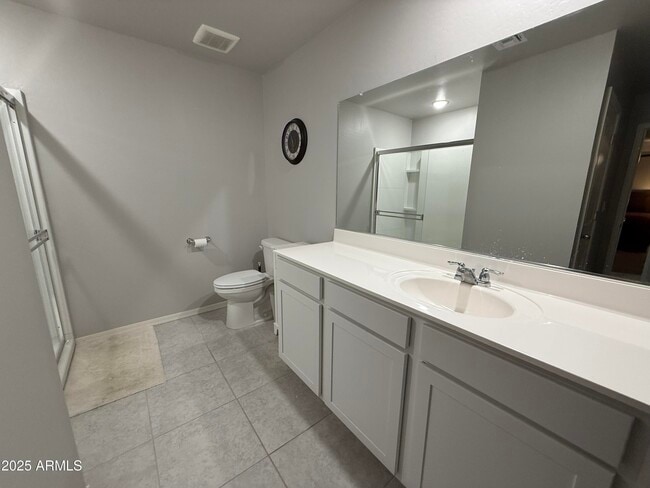 Building Photo - 6014 E Helios Dr