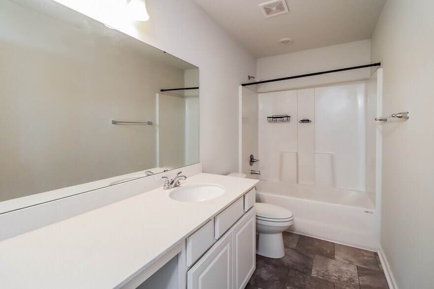 Building Photo - 132 Tondee Wy