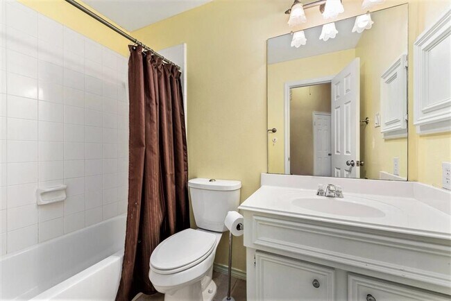 Building Photo - 21506 Willow Glade Dr