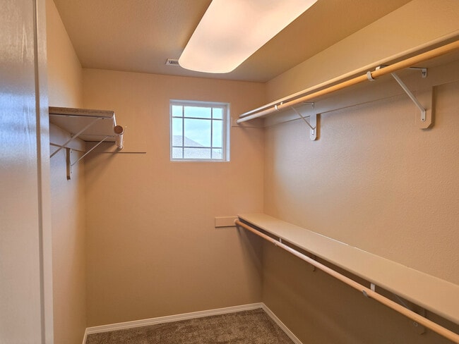 Building Photo - 2350 NW Hazelwood Ave