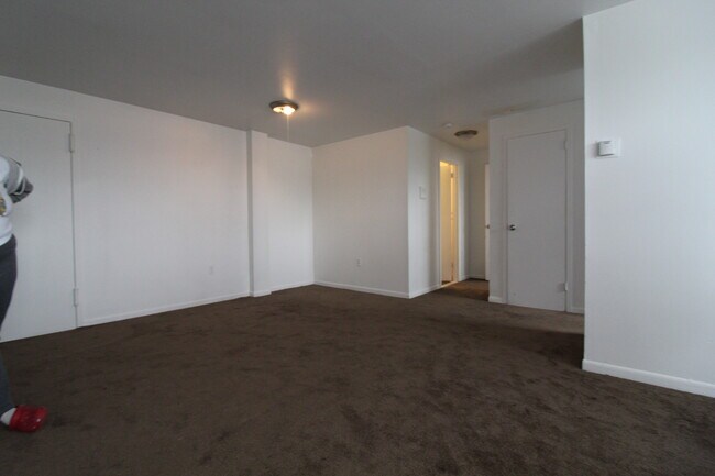 Building Photo - 30 Gillett St