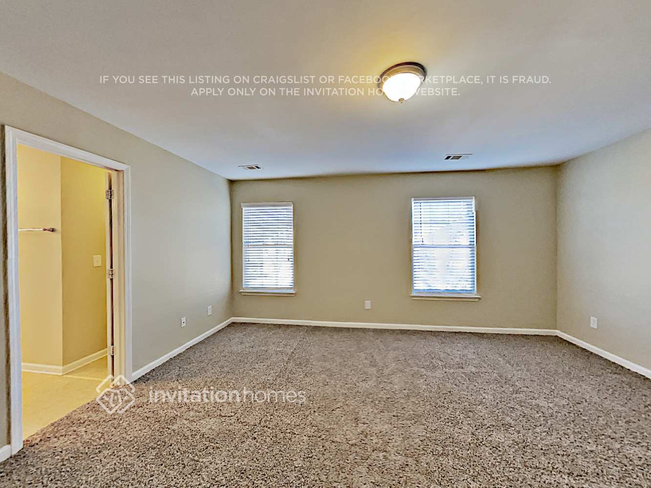 Building Photo - 2880 Mayfair Dr