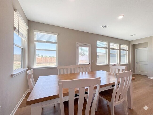 Building Photo - 154 Westover St