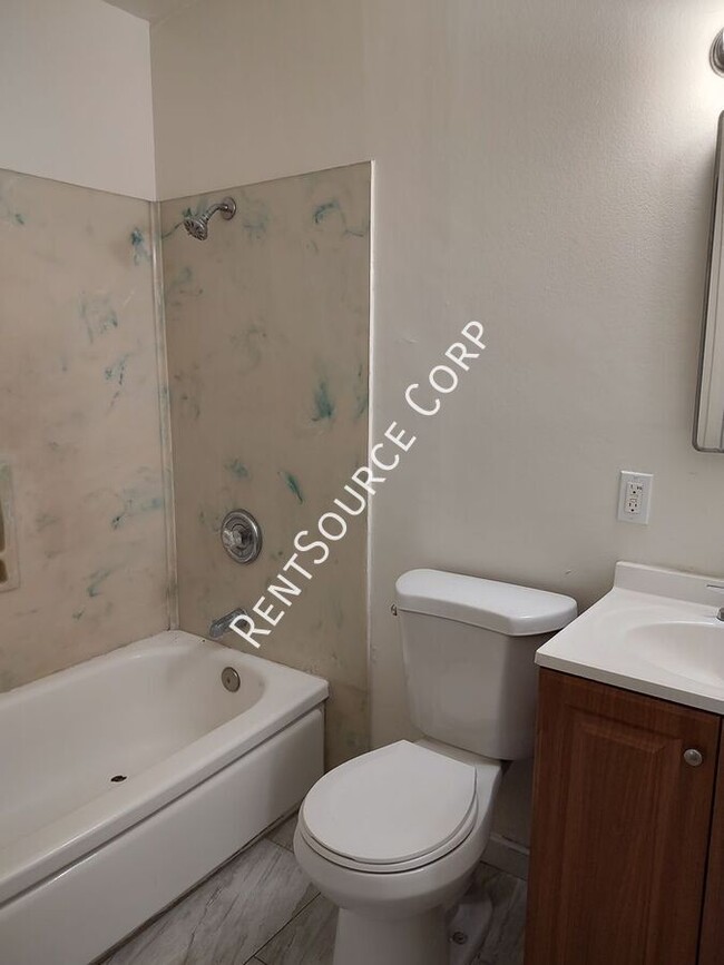 Building Photo - 1801 Calico Dr