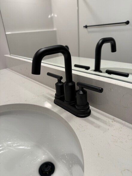 Building Photo - 184 N Rick Way